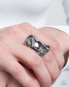 Equestrian Elegance - Silver